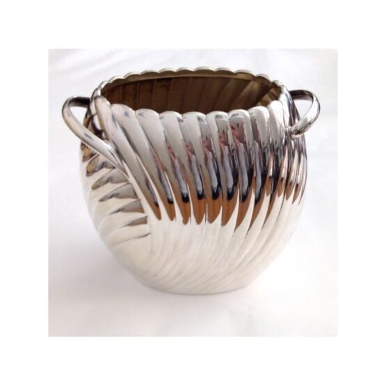 View larger  Previous Vaso con manici in argento massiccio 925 millesimi 925 Sterling Silver Vase 925 Sterling Silver Vase 925 Sterling Silver Vase